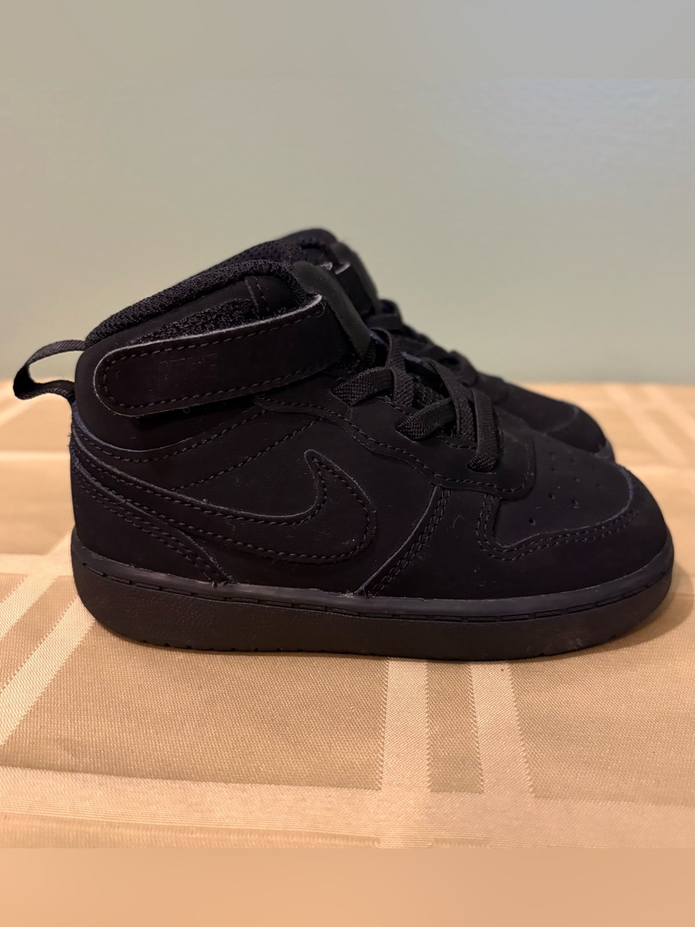 Nike Court Borough Mid 2 toddler shoes size 7, solid black high top sneakers